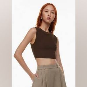 Sculpt Knit Muscle Cropped Tank. Size M